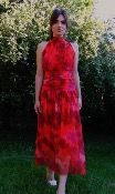 ROBE LONGUE - IMPRIME ROUGE - DRAPE SUR LA TAILLE