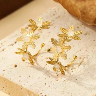 Boucles d'oreilles Triple Fleur -  Ajourée et Pierres Blanches