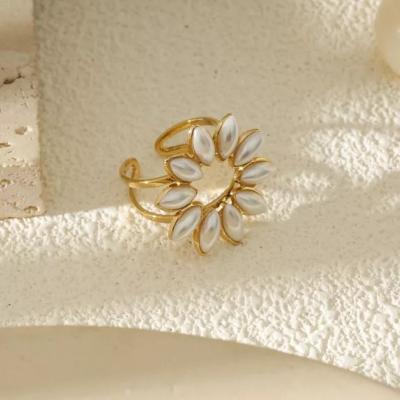 Bague Dorée Ajustable - Ouverte - Fleur Nacrée - Perles