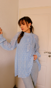 BLOUSE - MOTIF POIS BLANC - BLEU BEBE 
