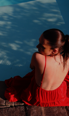 ROBE LONGUE COTON - BROCHE SOLEIL - ROUGE 