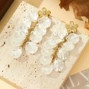 BOUCLES D'OREILLES - FLEURS BLANCHES - DORE 