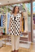 VESTE SANS MANCHE - BLANCHE A POIS - MOOYA