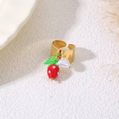 BAGUE DOREE - BRELOQUE FRAISE - AJUSTABLE