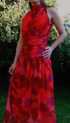 ROBE LONGUE - IMPRIME ROUGE - DRAPE SUR LA TAILLE