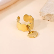 BAGUE DOREE - BRELOQUE COQUILLAGE  - AJUSTABLE